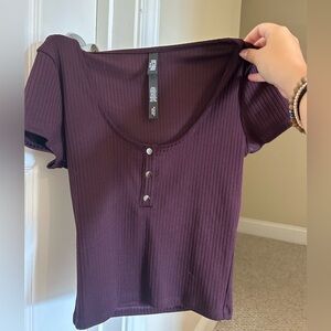 Victoria sport athletic tee